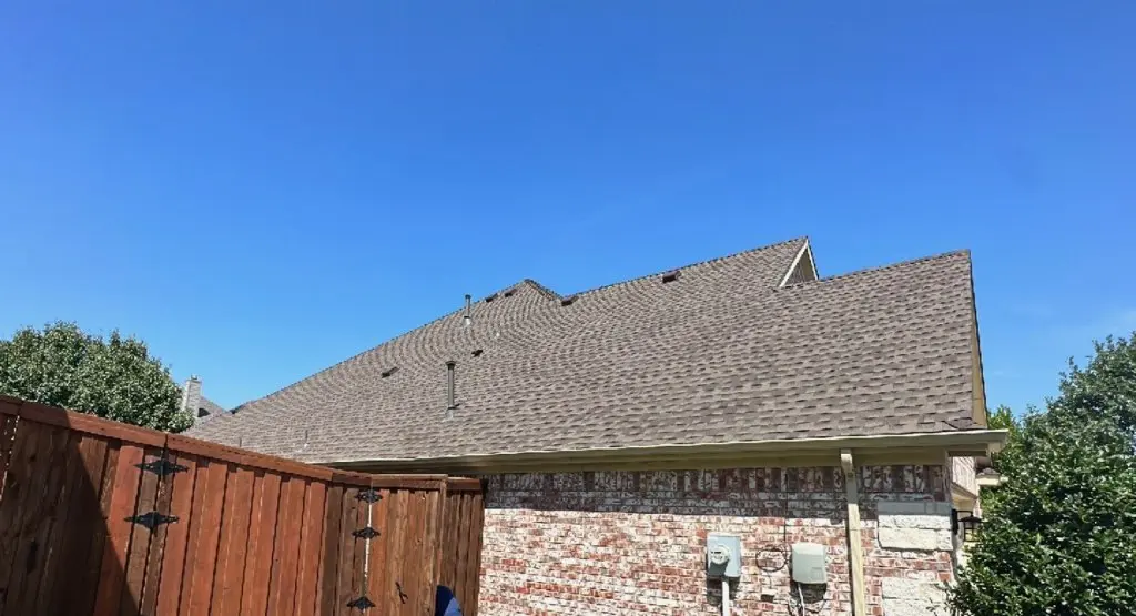 Completed roof replacement project in Halls